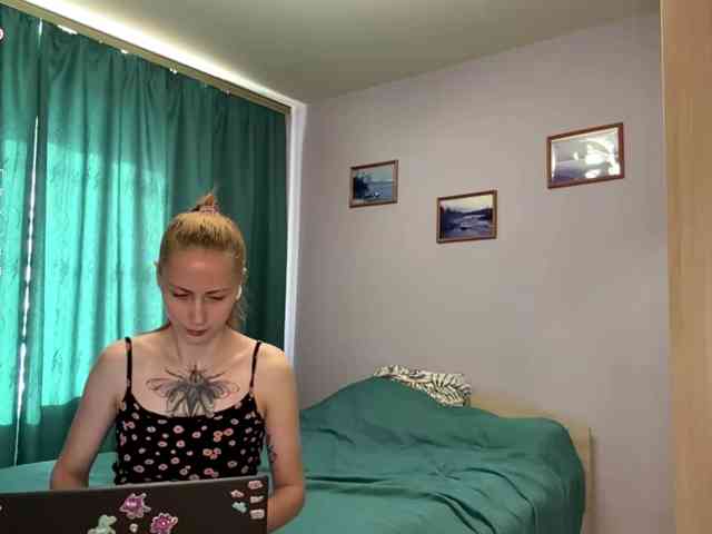 BlondyBun webcam
