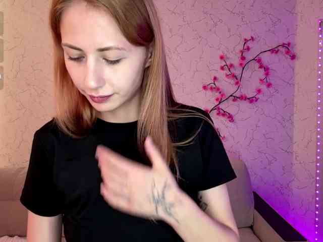 BlondyBun webcam