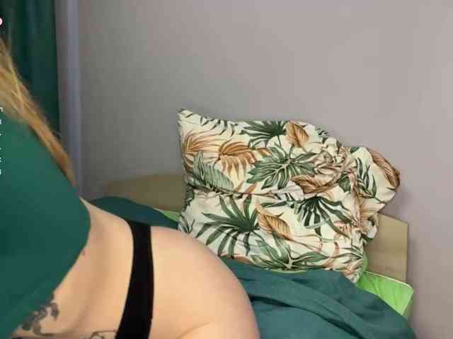 BlondyBun webcam
