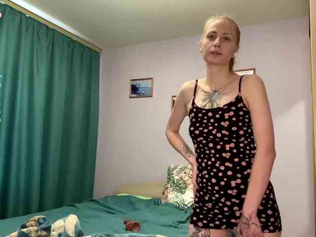 BlondyBun webcam