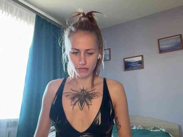 BlondyBun webcam