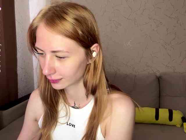 BlondyBun webcam