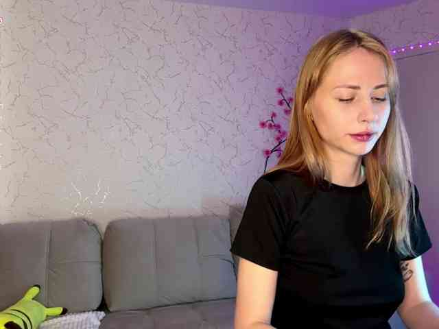 BlondyBun webcam
