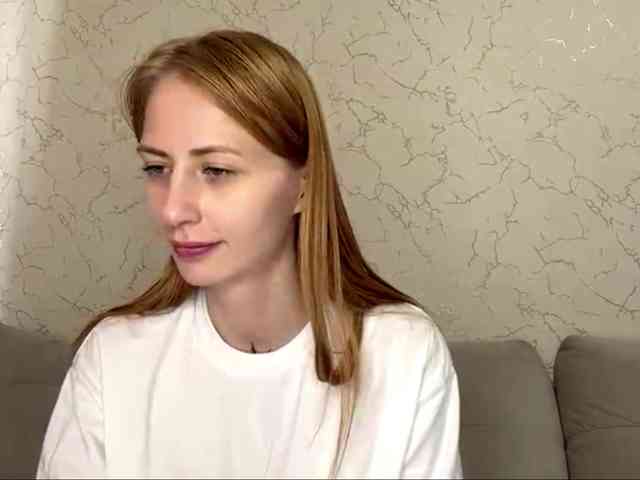 BlondyBun webcam