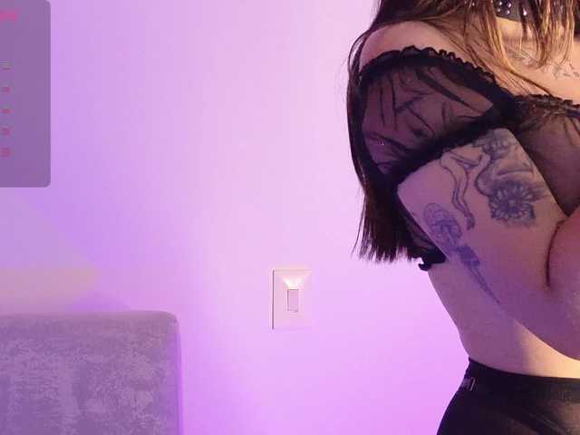 ElectraRhodes live cam on BongaCams