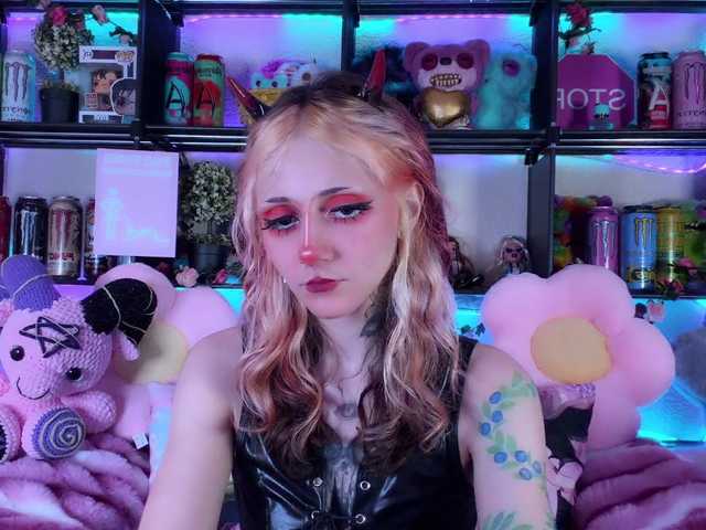 Devil-Baby live webcam show