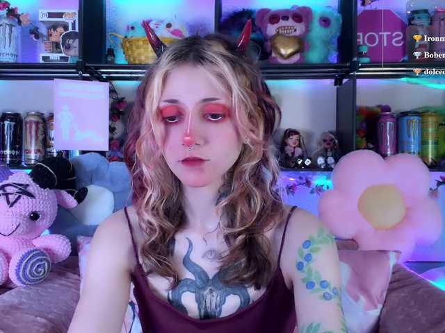 devil-baby cam belle