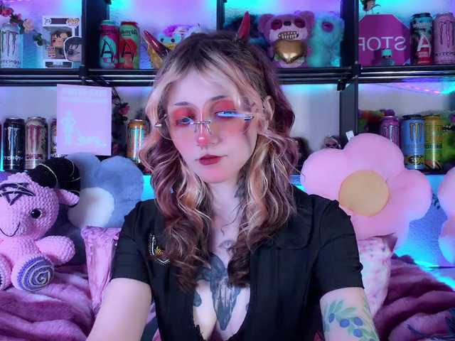 Devil-Baby live cam on BongaCams