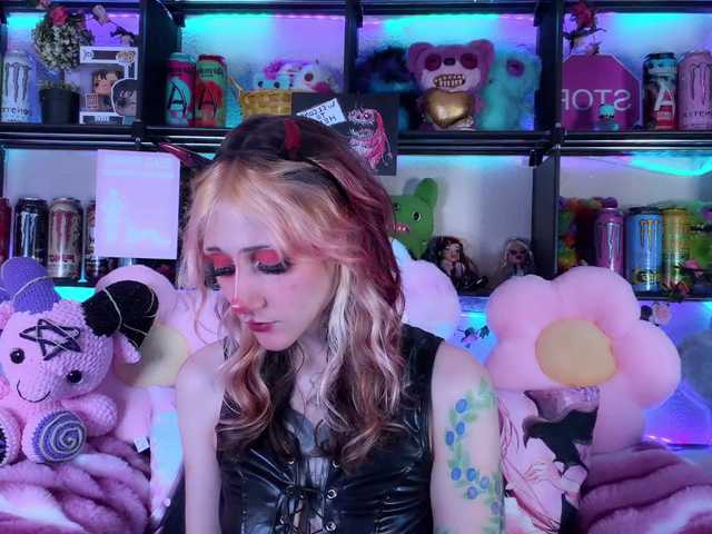 Devil-Baby live webcam show