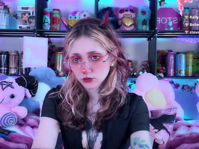 devil-baby cam belle