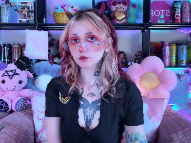 Devil-Baby live cam on BongaCams