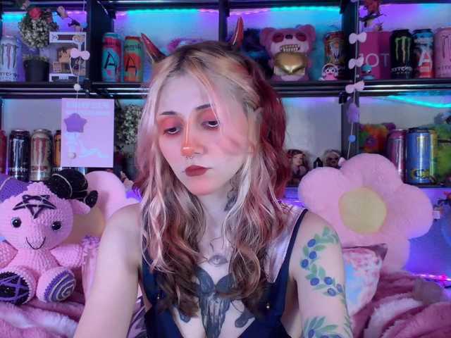 Devil-Baby live cam on BongaCams