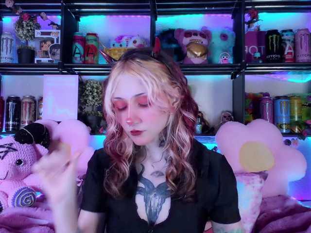 Devil-Baby live cam on BongaCams