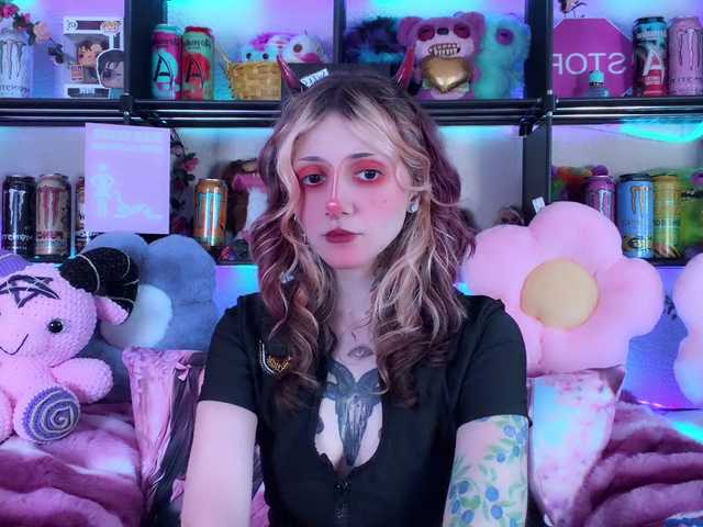 devil-baby cam belle