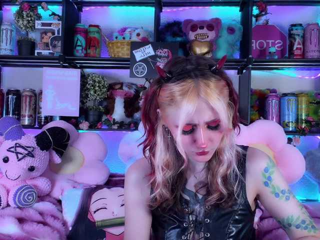 Devil-Baby live webcam show