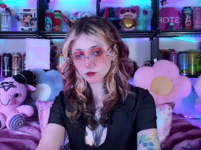 Devil-Baby live cam on BongaCams