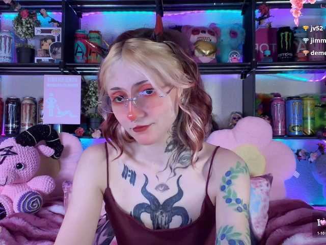 Devil-Baby live cam on BongaCams