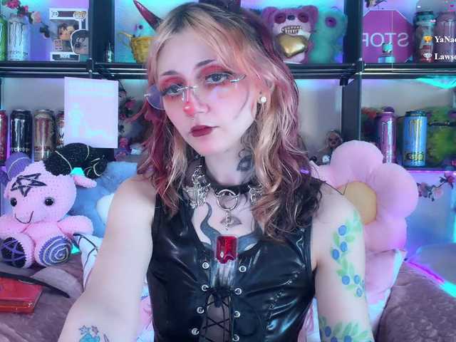 Devil-Baby live cam on BongaCams