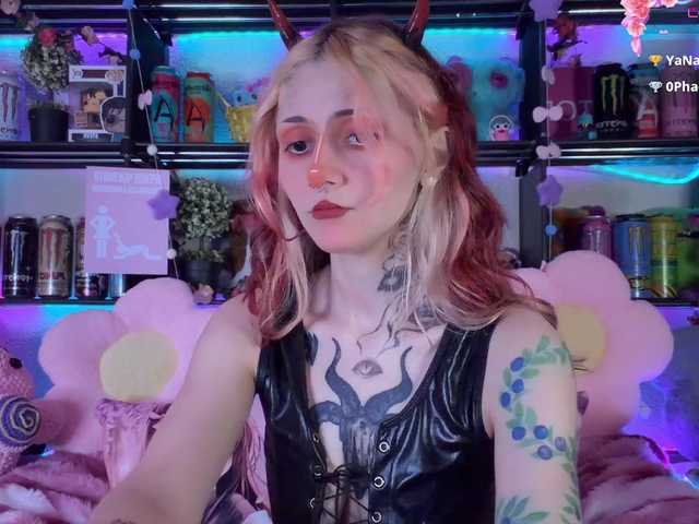 Devil-Baby live cam on BongaCams