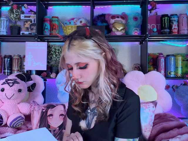 Devil-Baby live cam on BongaCams