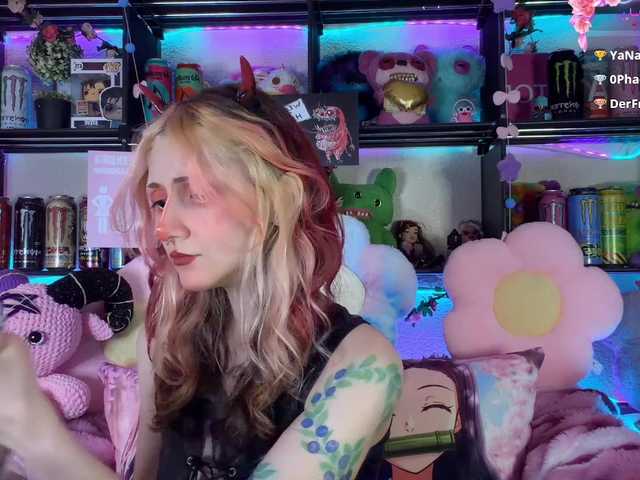 Devil-Baby live cam on BongaCams