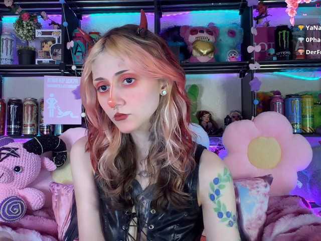 Devil-Baby live cam on BongaCams