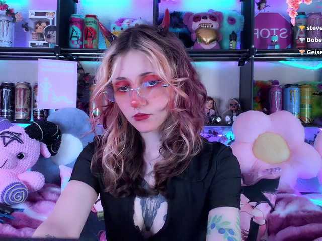 devil-baby cam belle