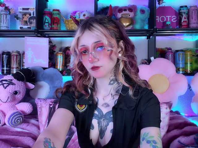 Devil-Baby live cam on BongaCams