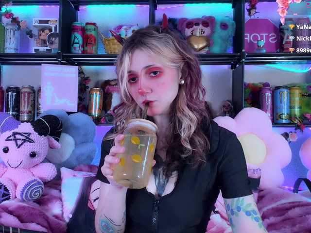 Devil-Baby live webcam show