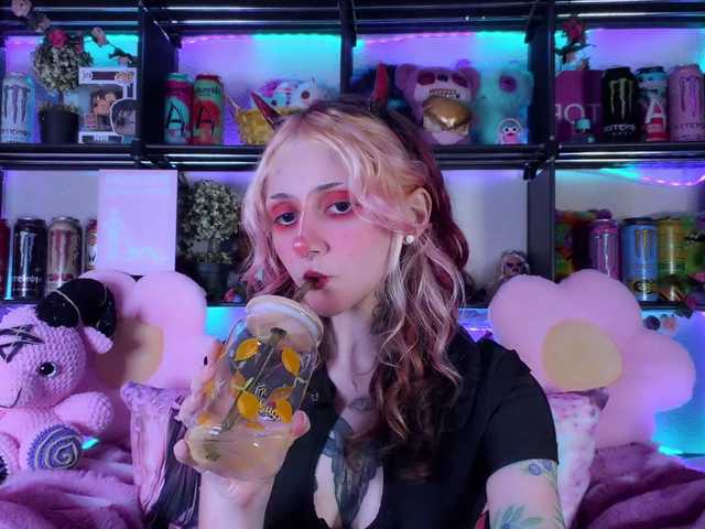 Devil-Baby live cam on BongaCams