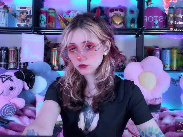 devil-baby cam belle