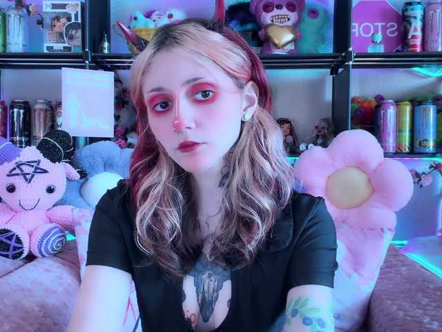 Devil-Baby live cam on BongaCams
