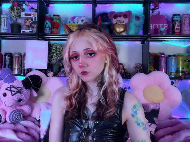 devil-baby's live room