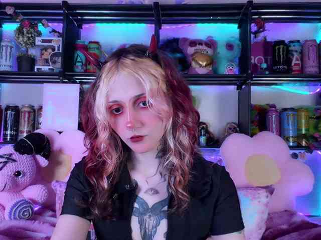 devil-baby's live room