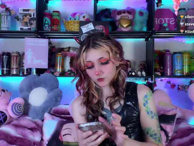 Devil-Baby webcam