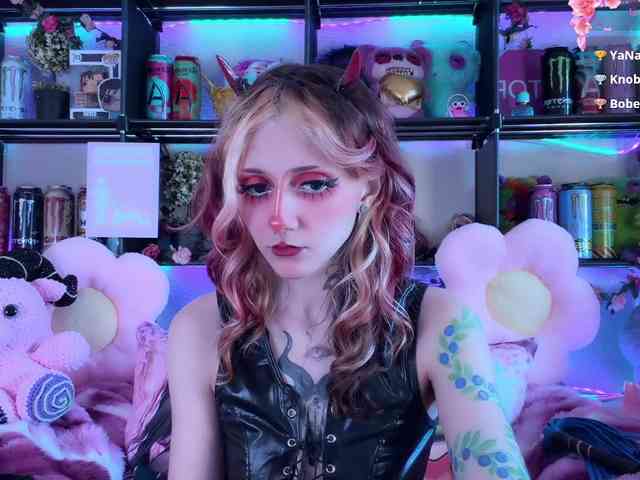 devil-baby's live room