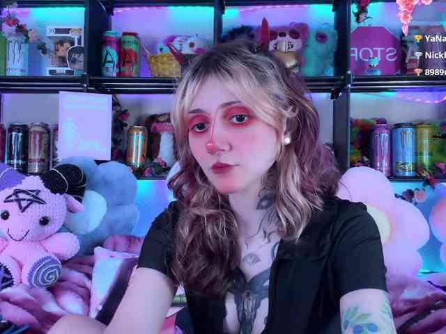 devil-baby's live room