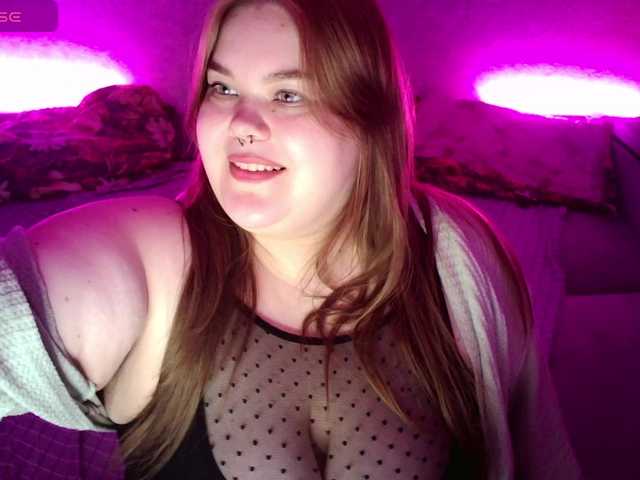 LovelyEmily's BongaCams show and profile