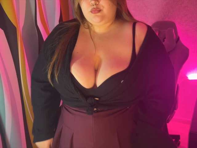 lovelyemily cam belle