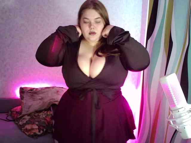 LovelyEmily webcam