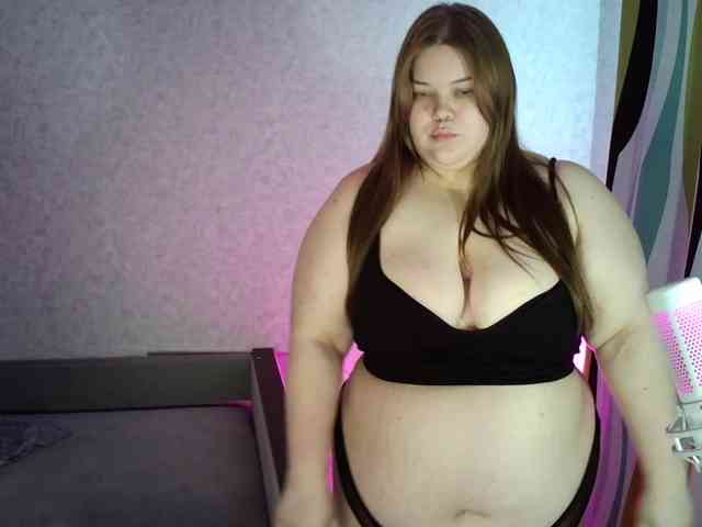 LovelyEmily webcam