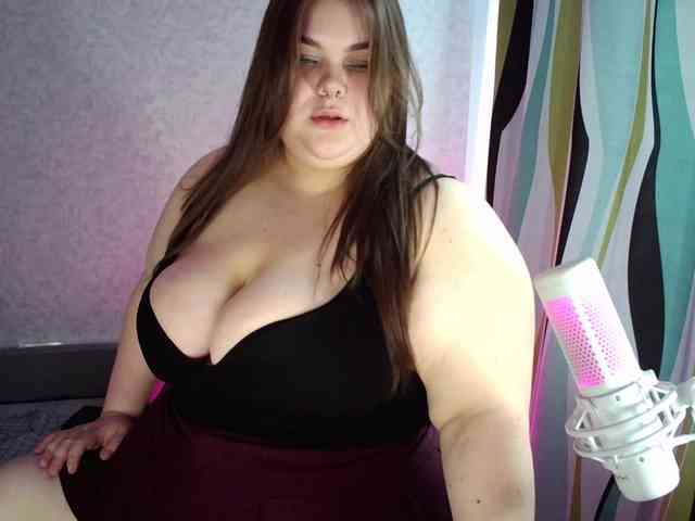 LovelyEmily webcam