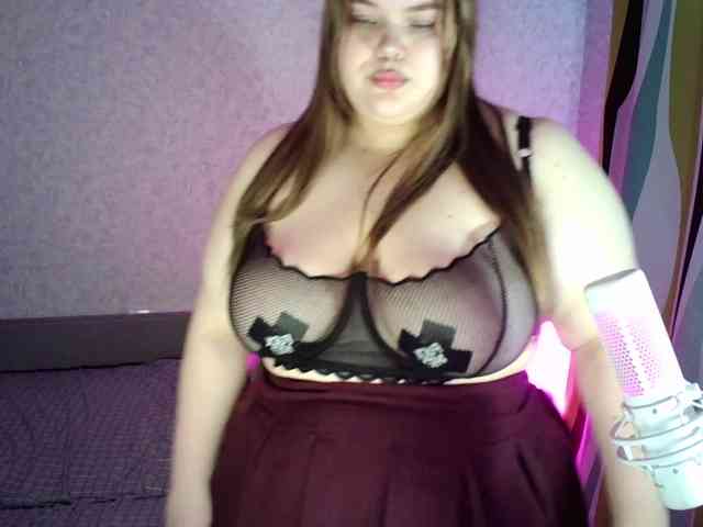 LovelyEmily webcam