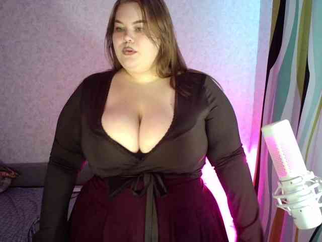 LovelyEmily webcam