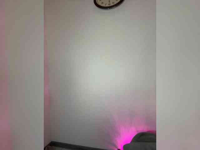 LovelyEmily webcam