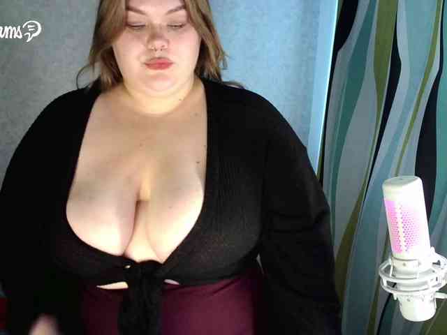 LovelyEmily webcam