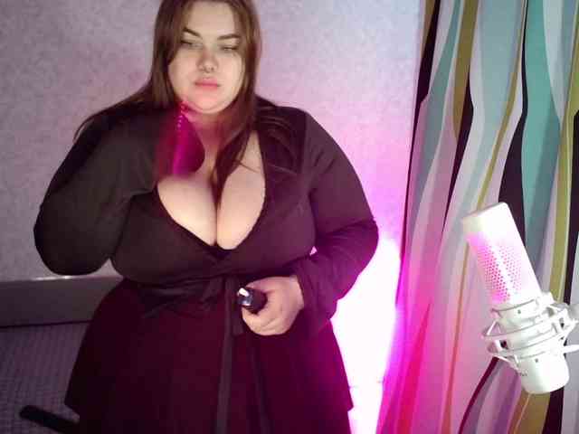LovelyEmily webcam