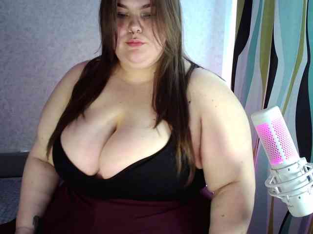 LovelyEmily webcam