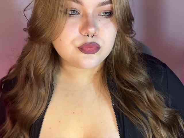 LovelyEmily webcam