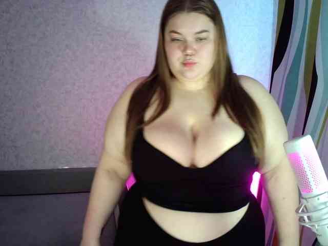 Model: LovelyEmily